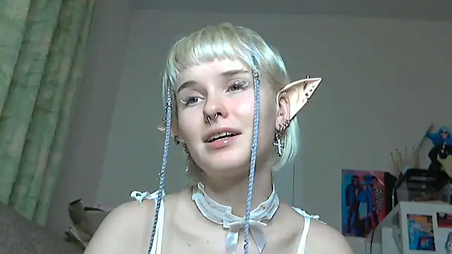 Snapshot of Paradoxy_ chatting on December 19, 2025, 9:06 pm Paradoxy online show from December 19, 2025, 9:06 pm