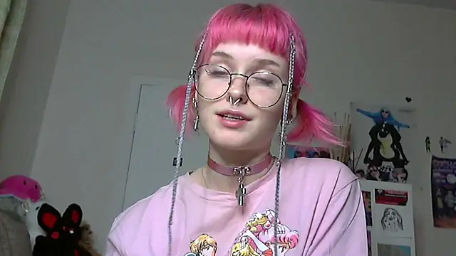 Snapshot of Paradoxy_ chatting on February 15, 2026, 8:30 pm Paradoxy online show from February 15, 2026, 8:30 pm