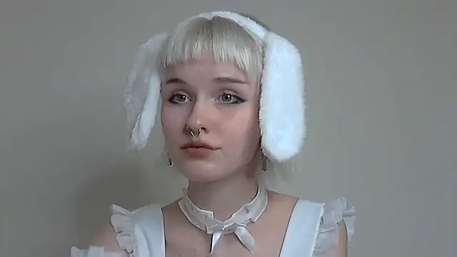 Snapshot of Paradoxy_ chatting on October 7, 2025, 7:04 pm Paradoxy online show from October 7, 2025, 7:04 pm