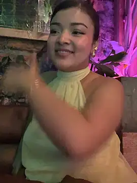 Snapshot of EmmaBlossom chatting on February 8, 2026, 3:48 am EmmaBlossom online show from February 8, 2026, 3:48 am