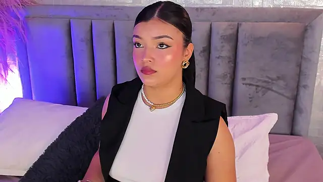 EmmaBlossom online show from October 19, 2025, 3:15 pm