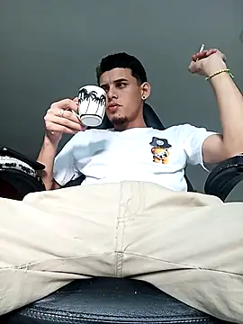 Pingasaboy20 online show from November 7, 2025, 10:13 pm