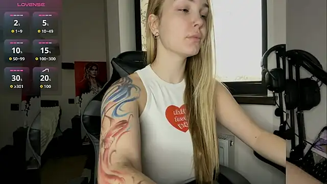 EvaCarter1 online show from October 2, 2025, 10:40 am