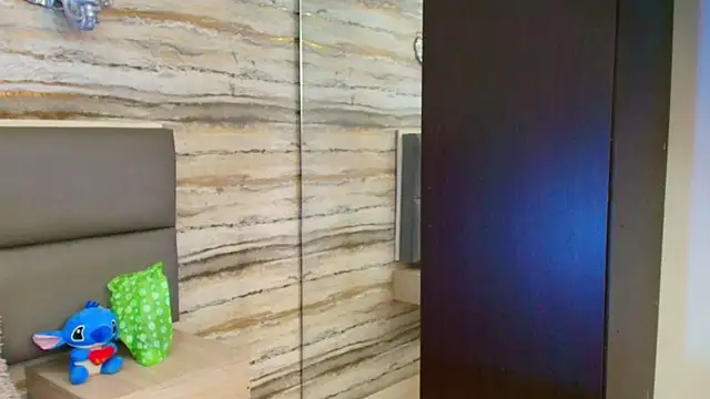 Lovers 21 online show from November 4, 2025, 10:02 pm