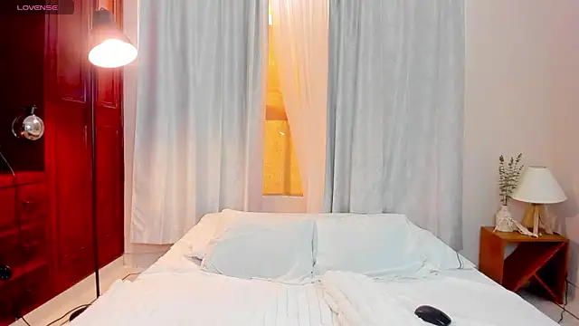 royal fantasy online show from October 18, 2025, 8:00 pm