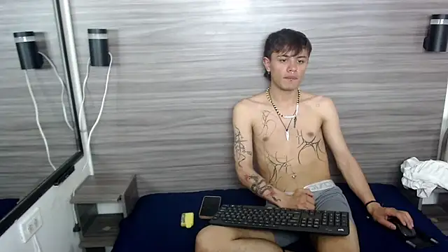 Snapshot of Jerom_xx chatting on October 6, 2025, 7:36 pm Jerom xx online show from October 6, 2025, 7:36 pm