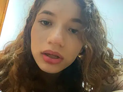 Snapshot of meridacute_ chatting on October 18, 2025, 6:15 am meridacute online show from October 18, 2025, 6:15 am