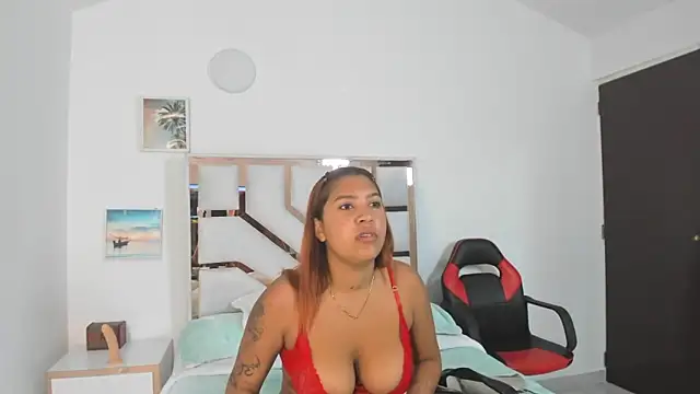 Azulcute online show from January 8, 2026, 12:44 pm