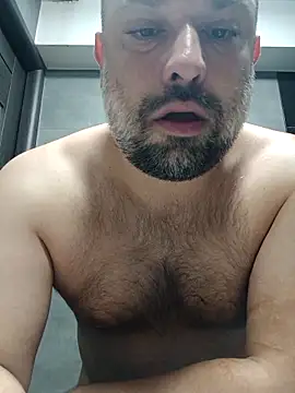 CristalDad online show from November 1, 2025, 6:24 pm