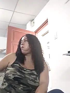 Snapshot of MEYBELLATINA chatting on February 21, 2026, 10:01 pm MEYBELLATINA online show from February 21, 2026, 10:01 pm