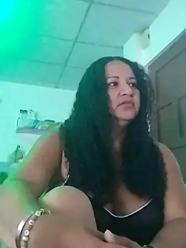 Snapshot of MEYBELLATINA chatting on March 5, 2026, 9:22 pm MEYBELLATINA online show from March 5, 2026, 9:22 pm