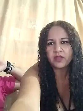 MEYBELLATINA online show from October 29, 2025, 8:41 pm