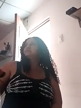 Snapshot of MEYBELLATINA chatting on April 4, 2026, 9:43 pm MEYBELLATINA online show from April 4, 2026, 9:43 pm