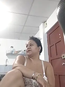 Snapshot of MEYBELLATINA chatting on February 13, 2026, 8:53 pm MEYBELLATINA online show from February 13, 2026, 8:53 pm