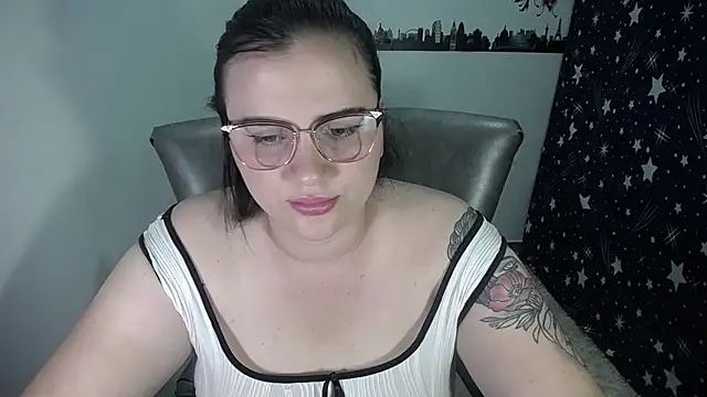 april ass online show from February 8, 2026, 11:02 pm