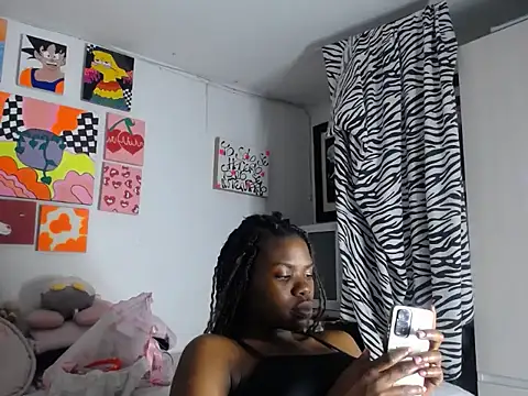 Snapshot of Nahomyyy chatting on November 25, 2025, 10:43 pm Nahomyyy online show from November 25, 2025, 10:43 pm