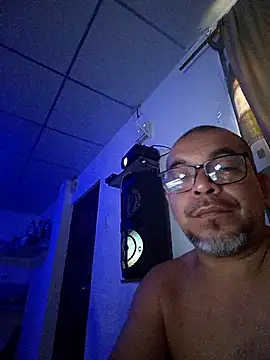 ANTHONYHOTT69 online show from May 7, 2026, 9:40 pm