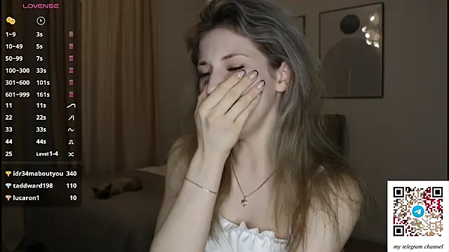 Snapshot of magnificent_Destiny chatting on March 6, 2026, 6:47 pm magnificent Destiny online show from March 6, 2026, 6:47 pm