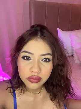 Mia Valmont online show from October 4, 2025, 11:45 am