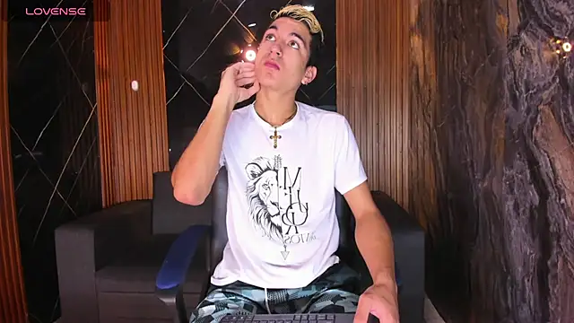 Stiben boy online show from October 15, 2025, 3:05 am