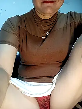 TiffinyLaz online show from November 11, 2025, 2:39 am