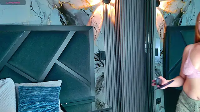 Snapshot of LexyRooss chatting on November 19, 2025, 7:03 pm LexyRooss online show from November 19, 2025, 7:03 pm