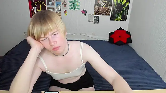 Snapshot of Cattie_w_ chatting on June 9, 2026, 1:17 am Cattie w online show from June 9, 2026, 1:17 am