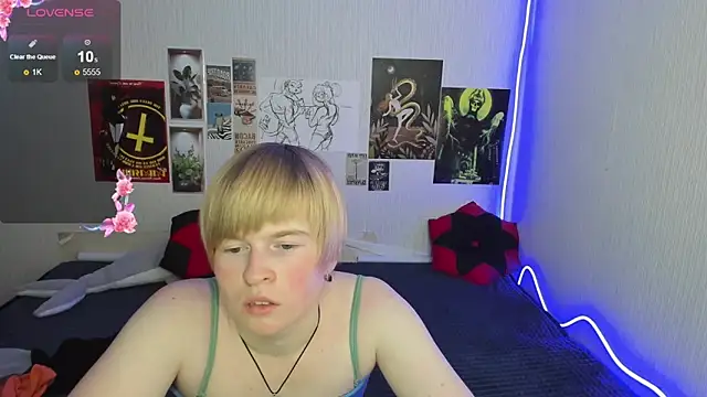 Cattie w  online show from December 19, 2025, 1:09 am