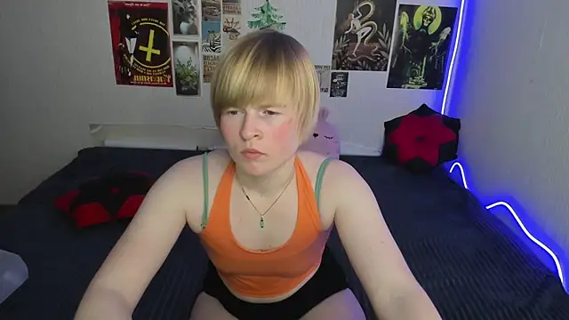 Cattie w  online show from February 16, 2026, 1:15 am