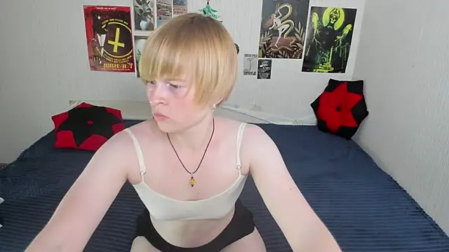 Snapshot of Cattie_w_ chatting on June 16, 2026, 1:16 am Cattie w online show from June 16, 2026, 1:16 am