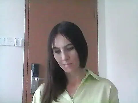 Snapshot of Thaylini chatting on January 12, 2026, 5:47 am Thaylini online show from January 12, 2026, 5:47 am