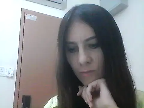 Snapshot of Thaylini chatting on January 11, 2026, 2:57 pm Thaylini online show from January 11, 2026, 2:57 pm