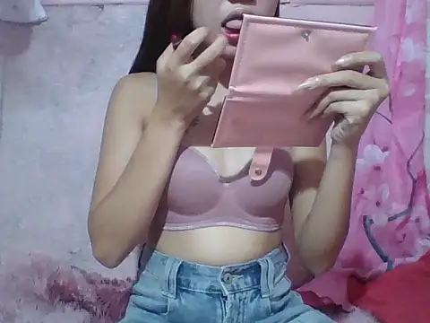 SweetPussie18x online show from May 28, 2026, 2:08 am