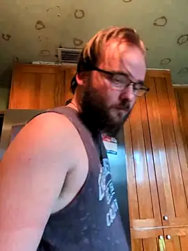 Snapshot of bear8t chatting on February 25, 2026, 10:42 pm bear8t online show from February 25, 2026, 10:42 pm