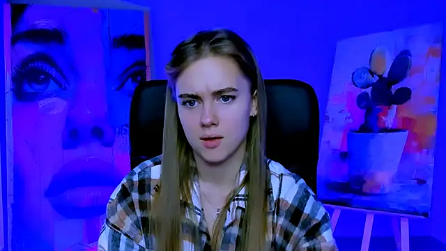 JuneWoods online show from November 17, 2025, 6:28 am