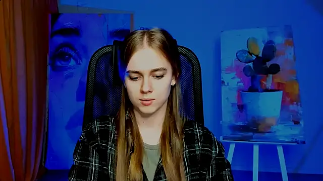 JuneWoods online show from April 13, 2026, 3:49 pm