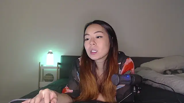 blueburrypie online show from November 3, 2025, 2:20 pm