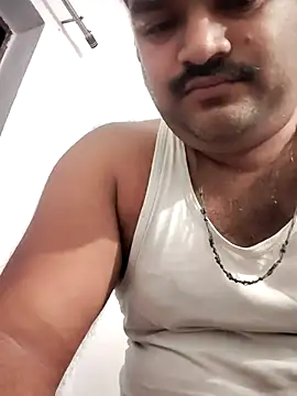 desiyouth94 online show from October 17, 2025, 4:42 pm