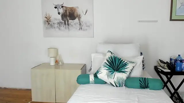 Snapshot of ConnieSmall24 chatting on February 4, 2026, 2:06 am ConnieSmall24 online show from February 4, 2026, 2:06 am