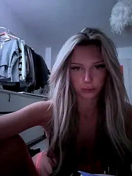 blondeeee online show from December 22, 2025, 4:29 pm