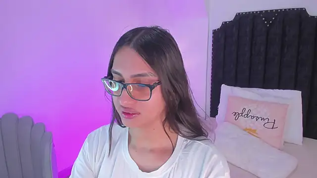 cherrylady 02 online show from January 18, 2026, 12:52 pm