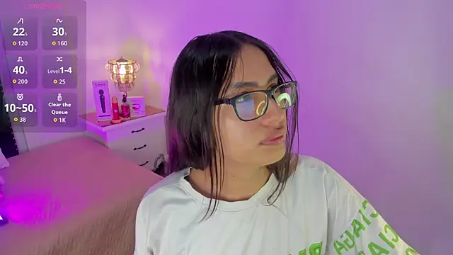 Snapshot of cherrylady_02 chatting on November 6, 2025, 11:47 am cherrylady 02 online show from November 6, 2025, 11:47 am