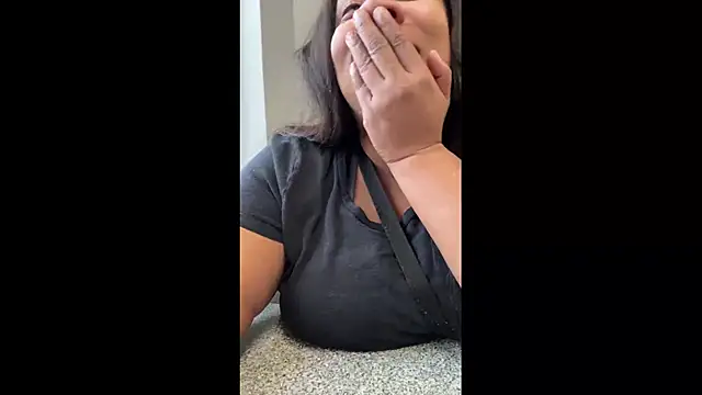 Snapshot of NeliaHexxen chatting on November 18, 2025, 3:48 pm NeliaHexxen online show from November 18, 2025, 3:48 pm