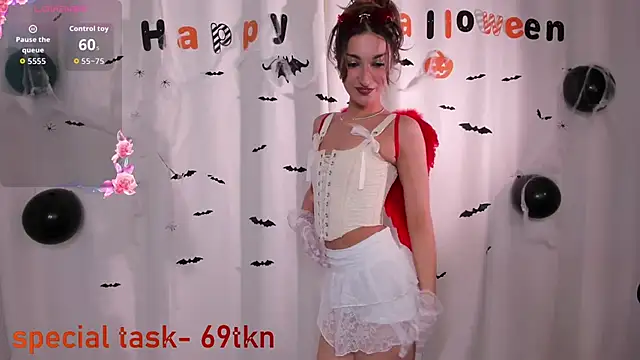 Snapshot of softly_bold chatting on October 27, 2025, 1:23 pm softly bold online show from October 27, 2025, 1:23 pm