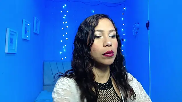 Snapshot of mIley_011 chatting on October 4, 2025, 1:23 pm mIley 011 online show from October 4, 2025, 1:23 pm
