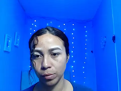 Snapshot of mIley_011 chatting on October 8, 2025, 1:23 pm mIley 011 online show from October 8, 2025, 1:23 pm