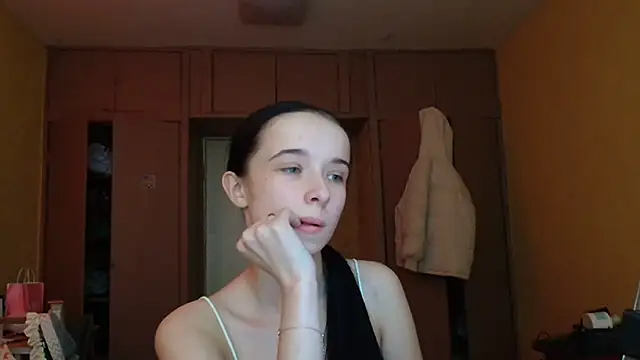 Emilia Light online show from February 27, 2026, 2:17 pm