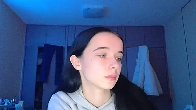 Emilia Light online show from December 21, 2025, 10:06 am