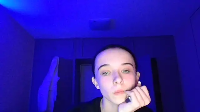 Emilia Light online show from November 7, 2025, 6:18 am