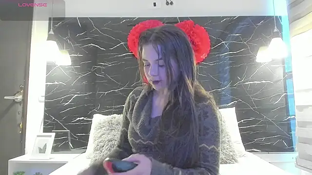 ZOE LE online show from February 23, 2026, 11:44 am